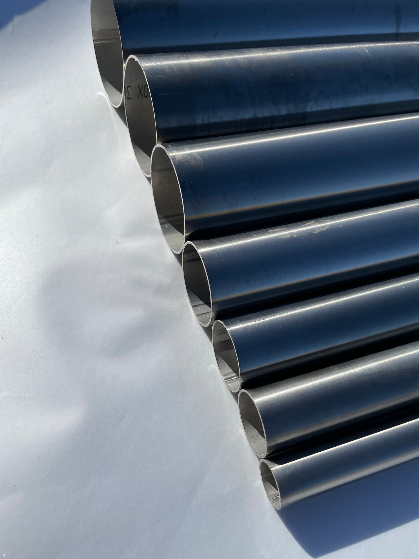 304 Stainless Steel Tube – 2 1/2" (63.5mm) OD x 1.6mm Wall, 320 Grit Finish, 1 Metre Length
